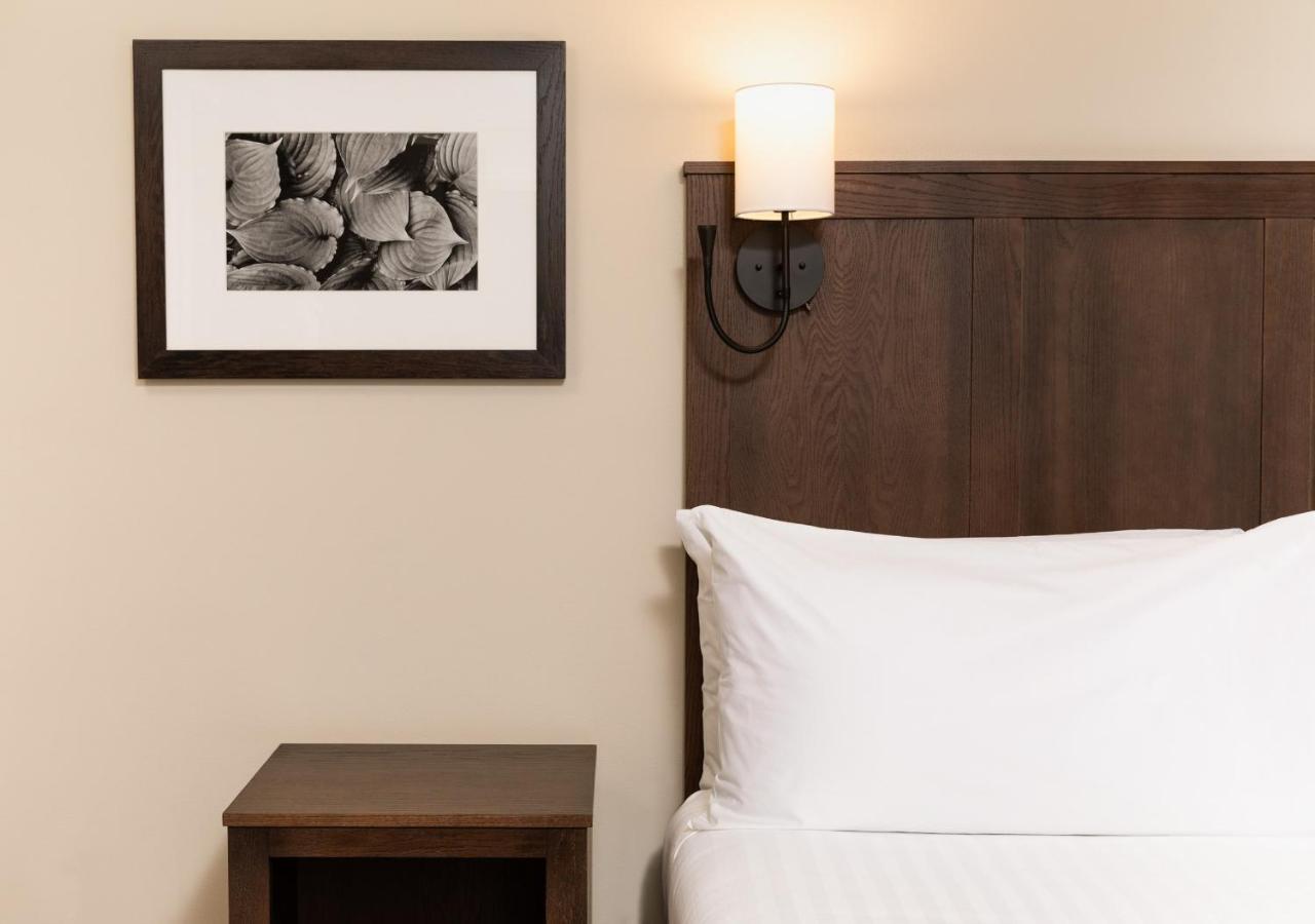 Kanuga Inn & Lodging Hendersonville Bagian luar foto