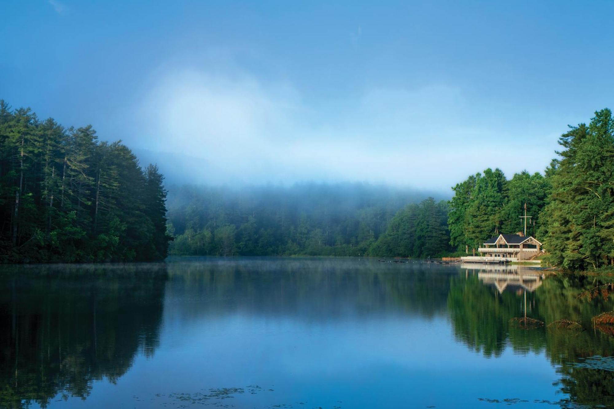 Kanuga Inn & Lodging Hendersonville Bagian luar foto