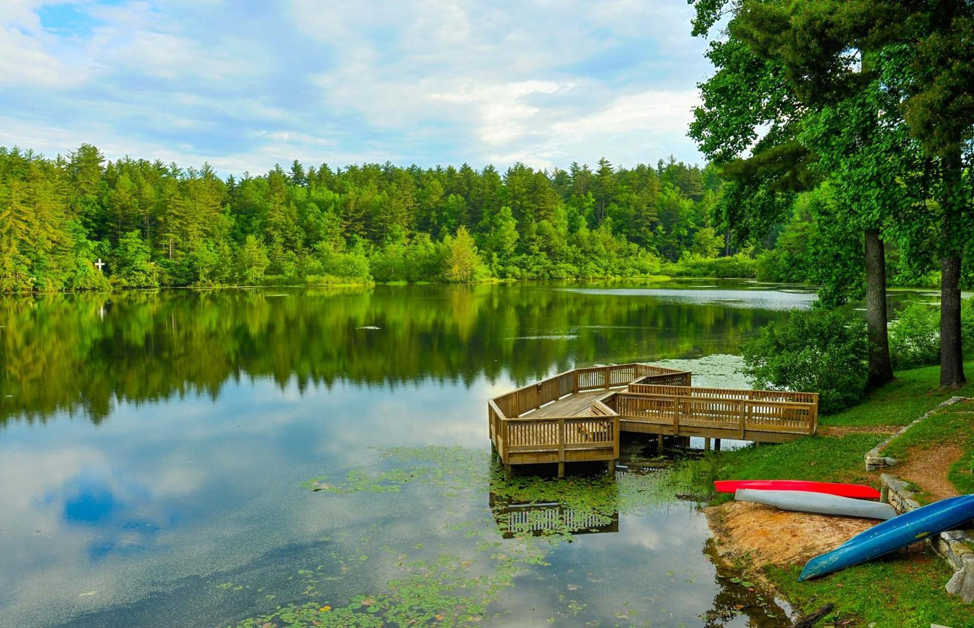 Kanuga Inn & Lodging Hendersonville Bagian luar foto