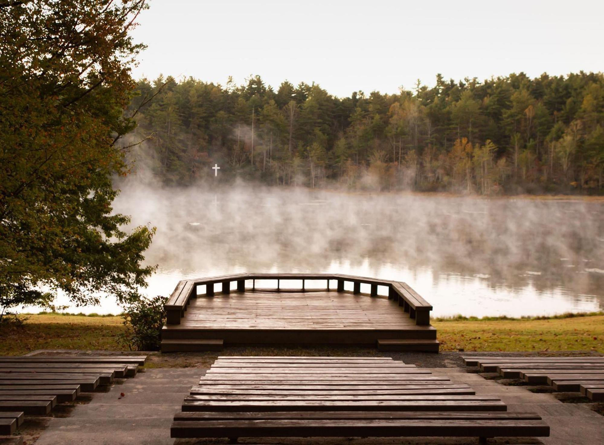 Kanuga Inn & Lodging Hendersonville Bagian luar foto