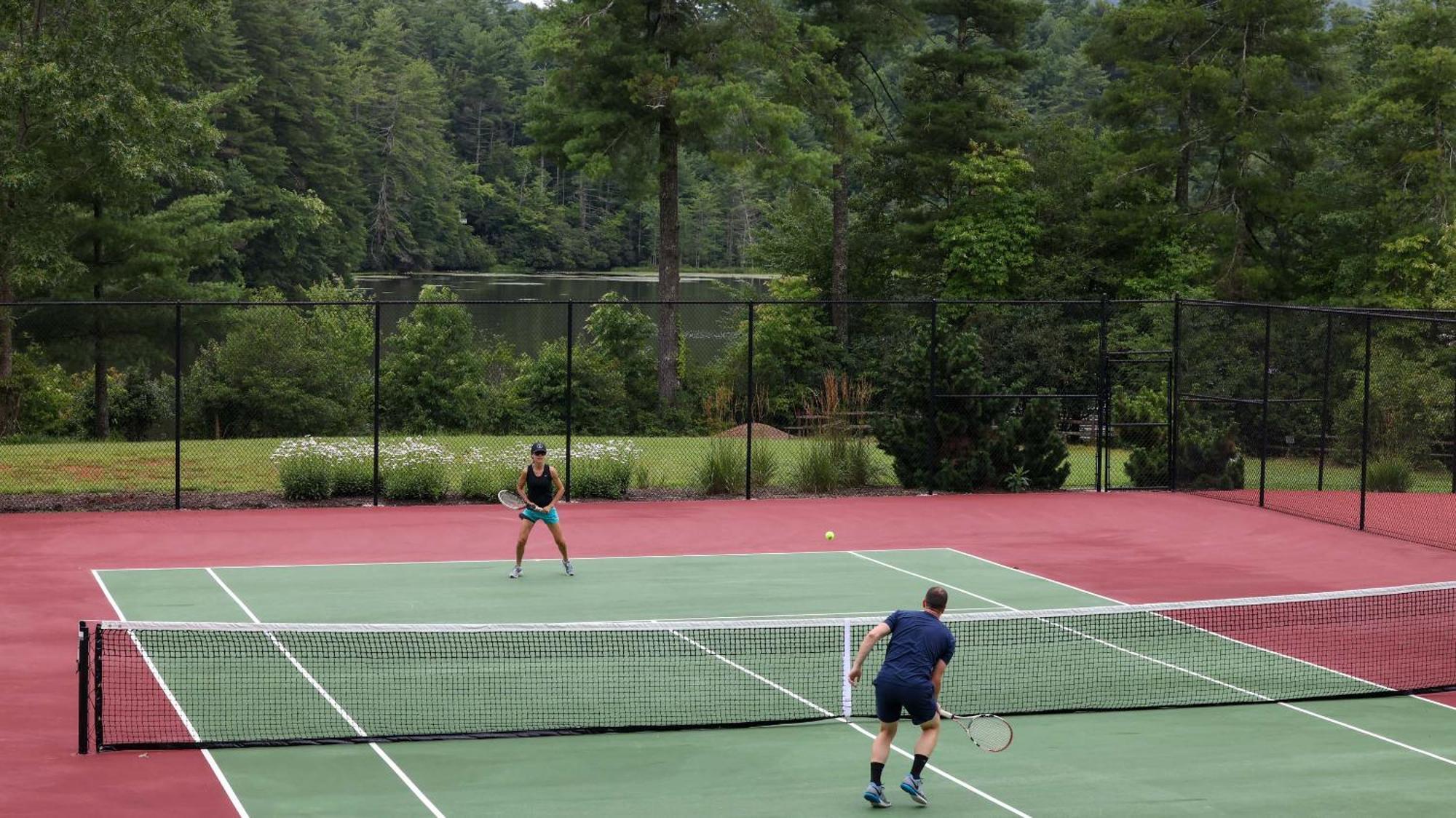 Kanuga Inn & Lodging Hendersonville Bagian luar foto