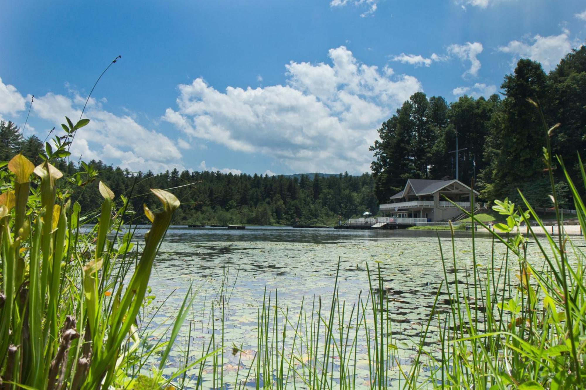 Kanuga Inn & Lodging Hendersonville Bagian luar foto