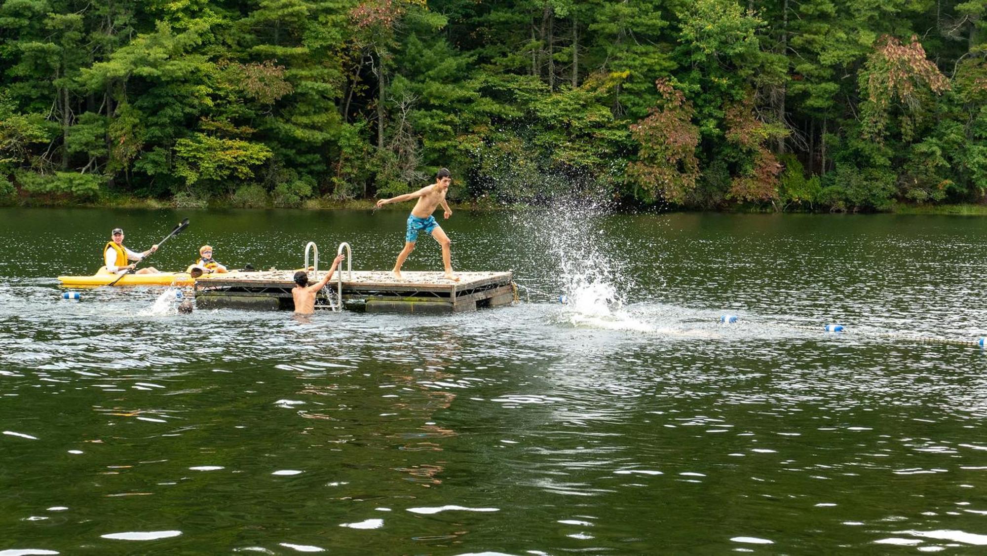 Kanuga Inn & Lodging Hendersonville Bagian luar foto